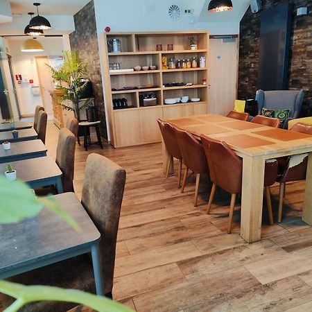 ליובן Hotel Ladeuze מראה חיצוני תמונה