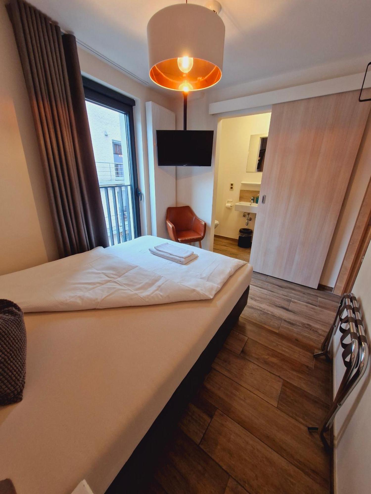 ליובן Hotel Ladeuze חדר תמונה